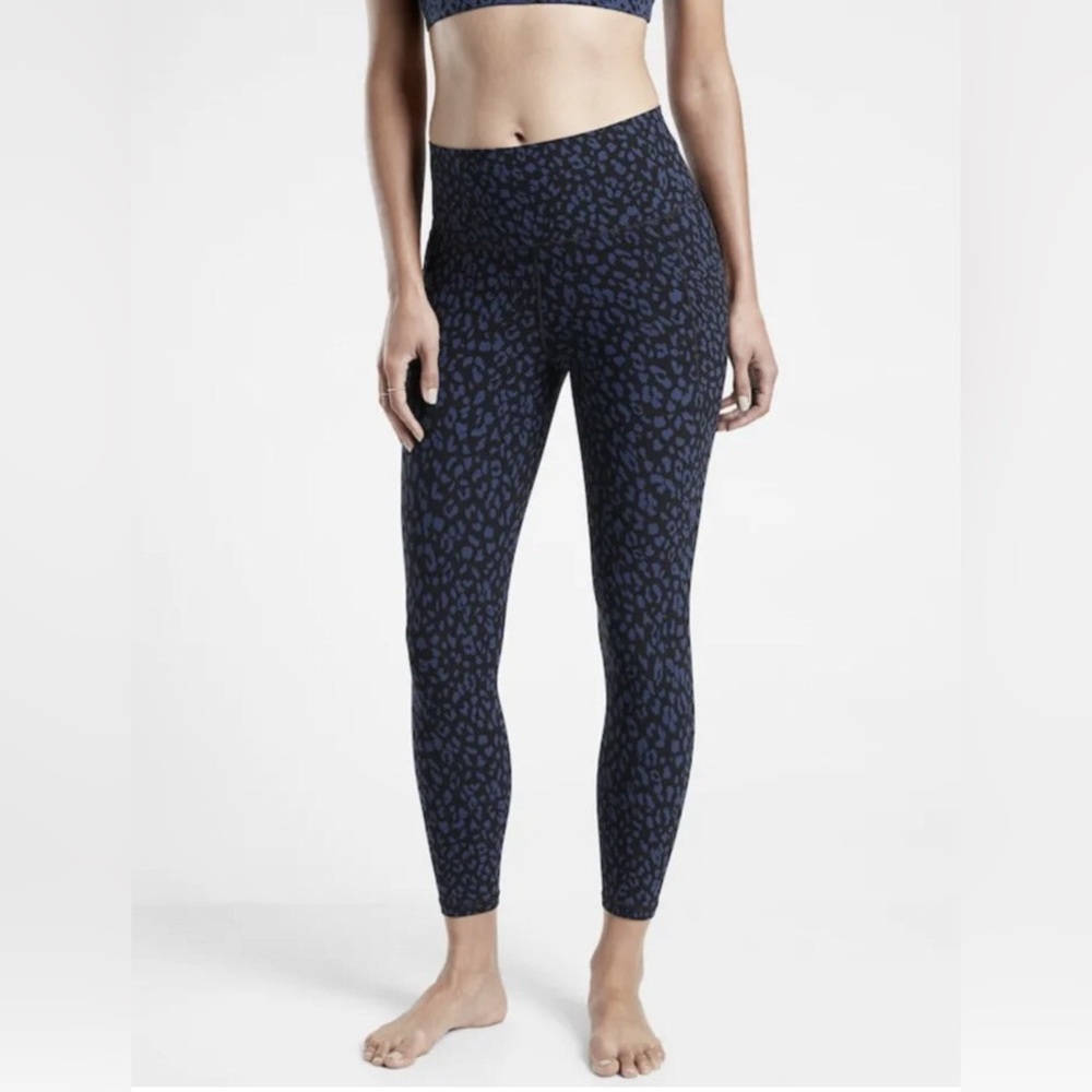 Athleta Salutation Stash Pocket II Printed 7/8 Tight